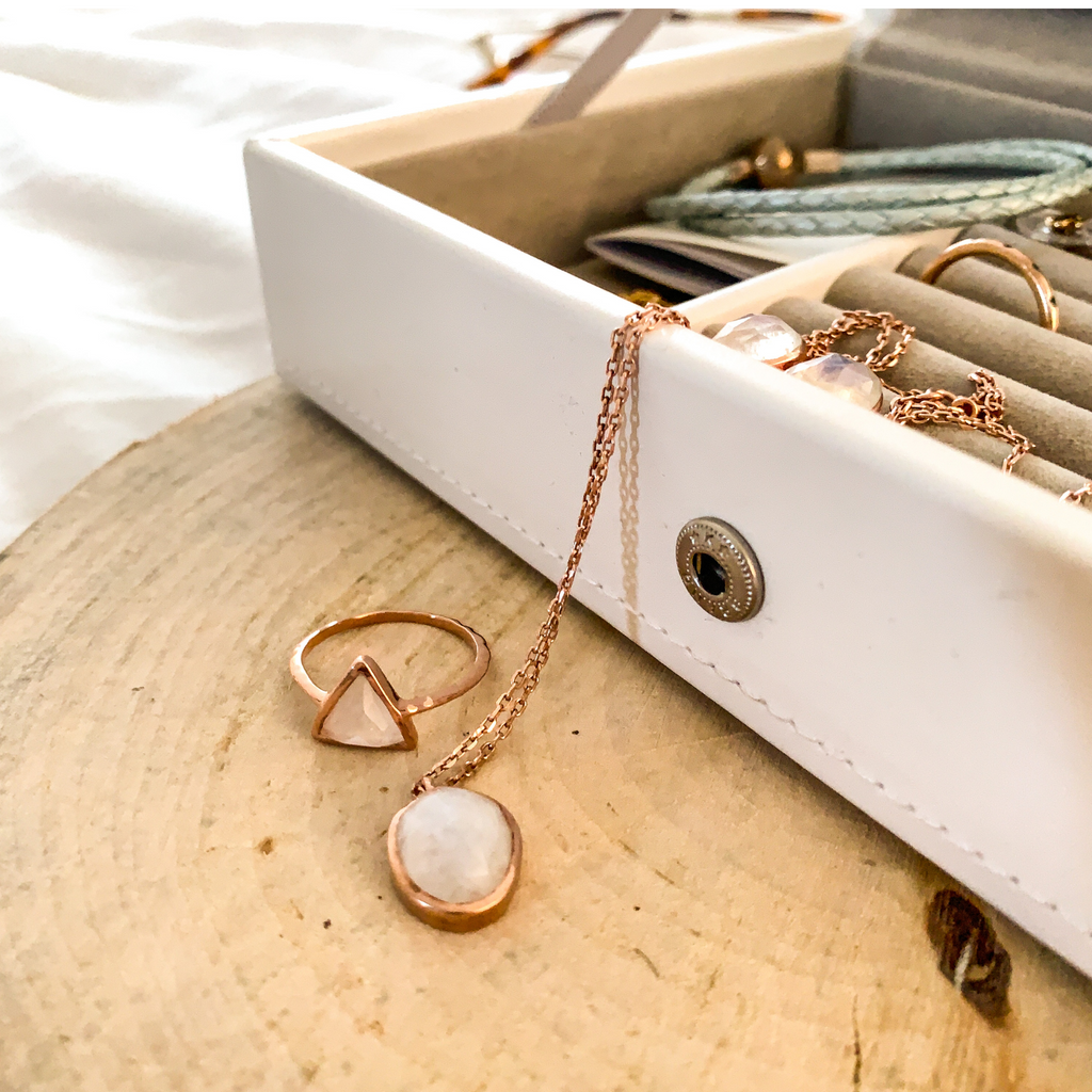 Un rangement à la hauteur de vos bijoux : comment organiser et préserver vos trésors - KUBE STORE